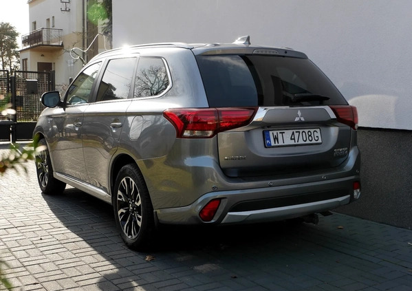 Mitsubishi Outlander cena 99500 przebieg: 114850, rok produkcji 2017 z Jordanów małe 529